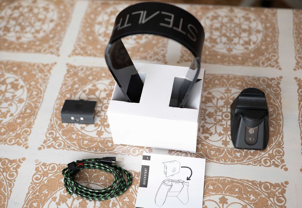 Stealth SX-C60 зарядна станция за XBOX One контролер