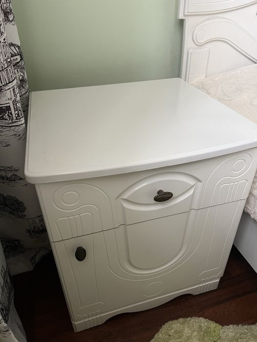 Спальный гарнитур + матрас