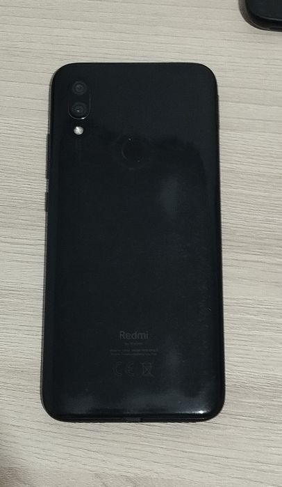 Redmi 7  4/32 в хорошем состоянии