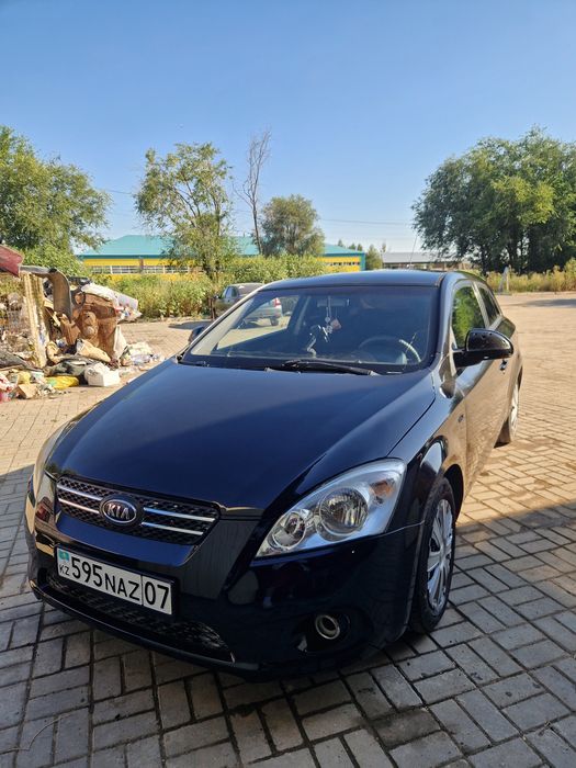 Kia ceed 2008 год