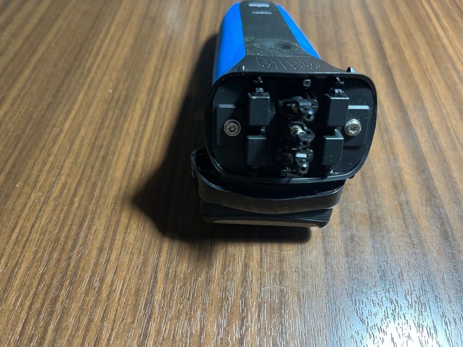 Продам электрическую бритву Braun
