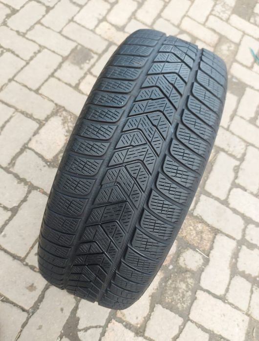 O bucată 235/55 R19 M+S iarnă - una Michelin Bridgestone Pirelli