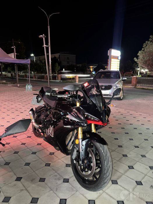 QJ moto 600 RR---
