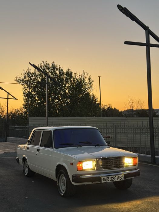 Vaz 2107 sotiladi