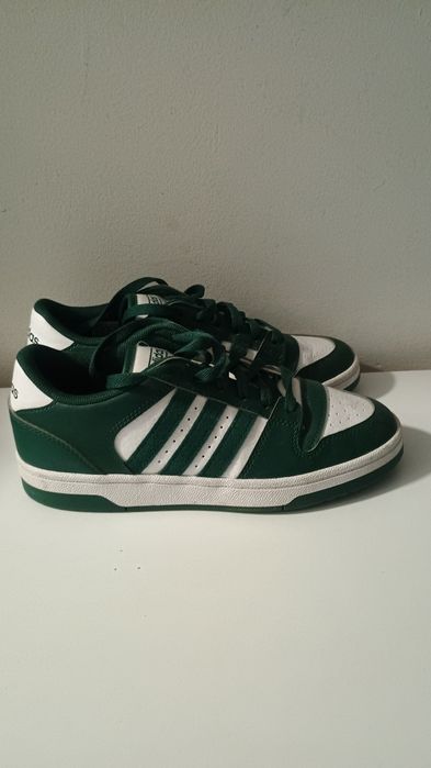 Adidași 37 2/3         .