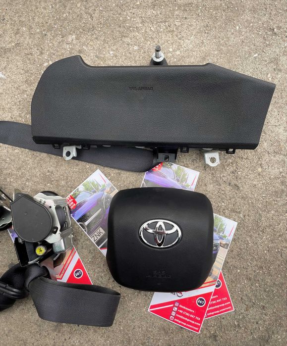 Toyota Hilux airbag volan / genunchi - set centuri de siguranta