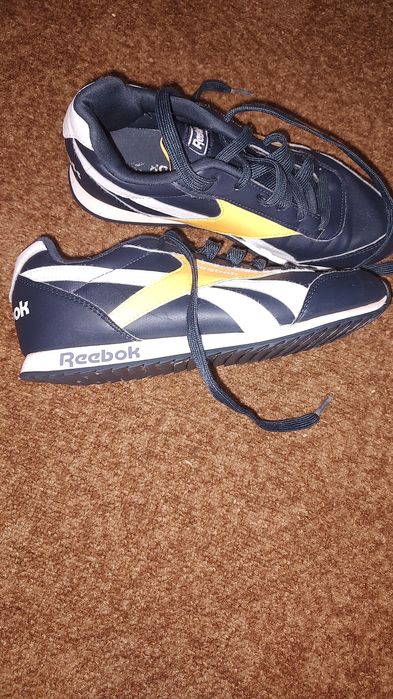 Vând adidași mărimea 36