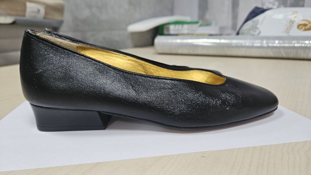 Продам женские туфли