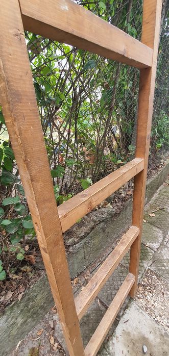 Дървена стълба 185 см.