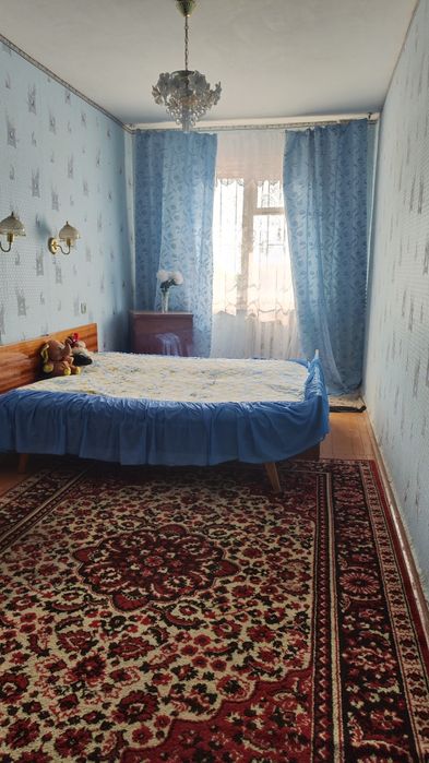 Сдаётся 3 комнатная квартира на длительный срок на 21 квартале. Спорти