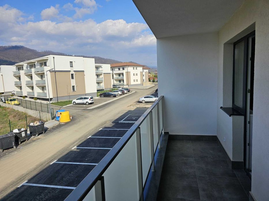 Apartament 2 camere, bloc nou, zona Lamaitei, cu loc de parcare, de inchiriat