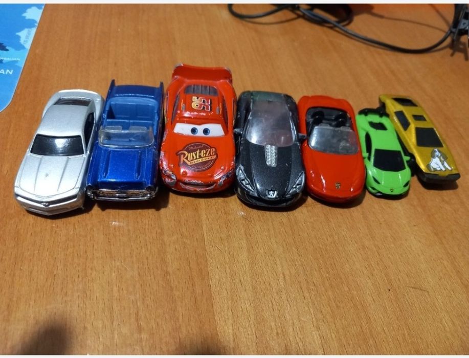 Забавни играчки за момче! Запазени, без забележки.