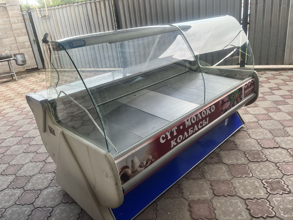 Продам витринный холодильник