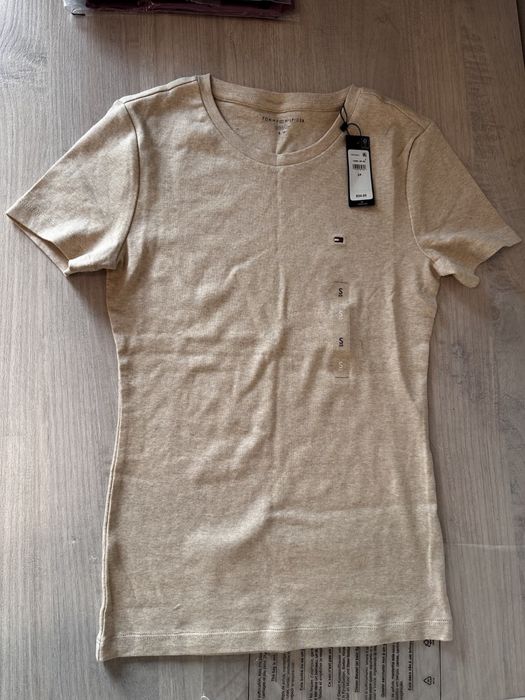 Новые футболки Tommy Hilfiger