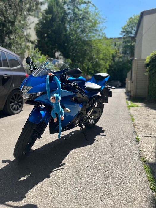 Suzuki GSX-R 125  partea mecanica si tehnica noua!!