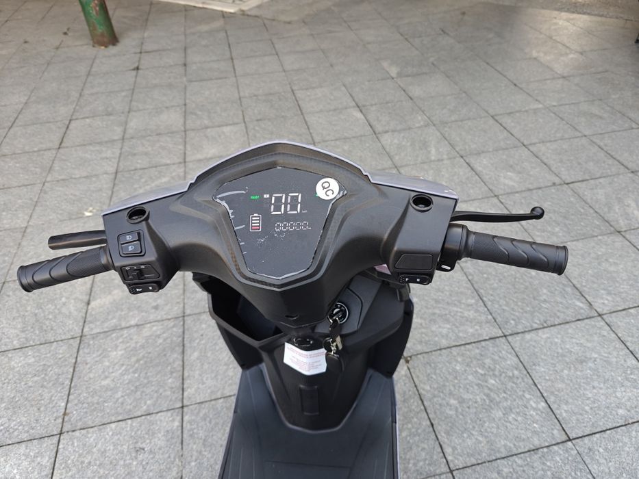 Scuter Electric DELUXE  motor 1500W Fara permis la Autodeluxe BRASOV