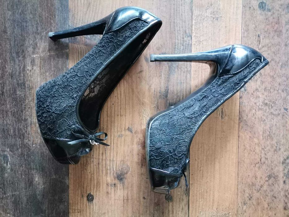 Дамски официални обувки GUESS