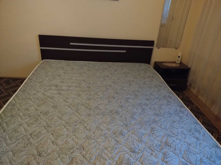 Почти НОВА Спалня