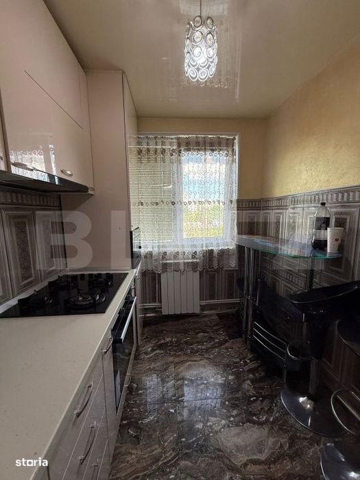 Apartament 3 camere, semidecomandat, 59 mp, stradal, zona Micro 17
