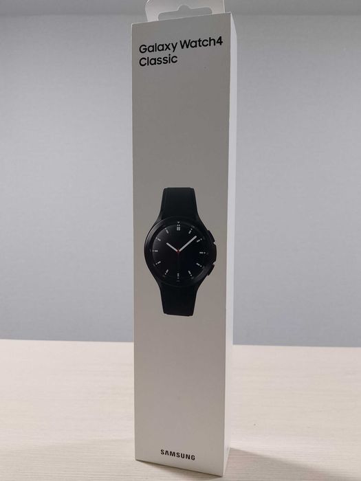 Смарт-часы Samsung Galaxy Watch 4 Classic