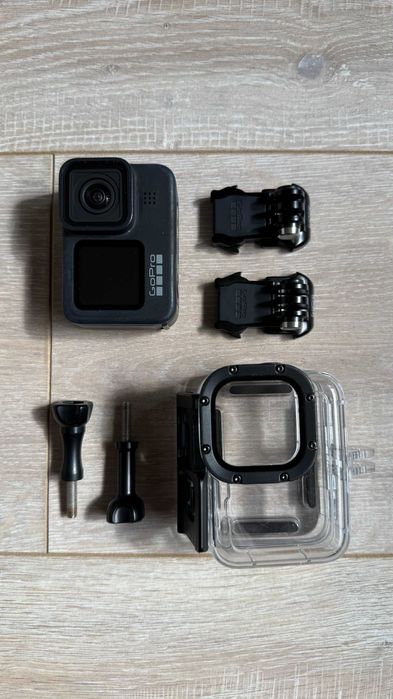 GoPro Hero Black 9 + Оригинален Водоустойчив Кейс + 2 Акесесоара