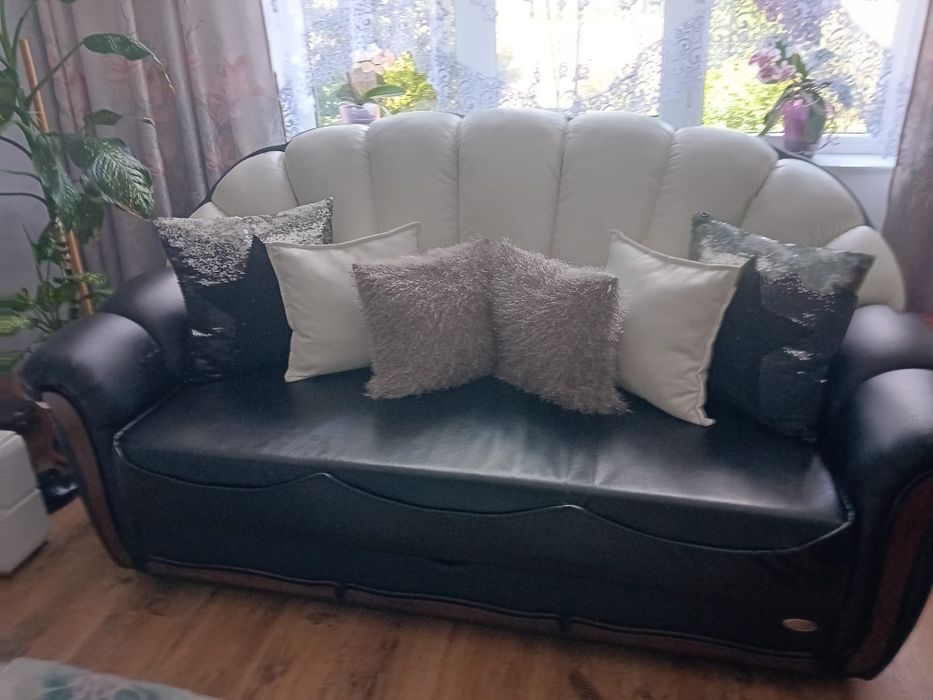 Canapea  + 2  fotolii