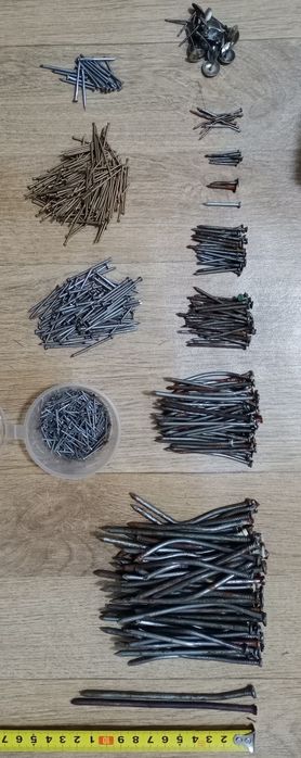 Гвозди,шуруры,степлер