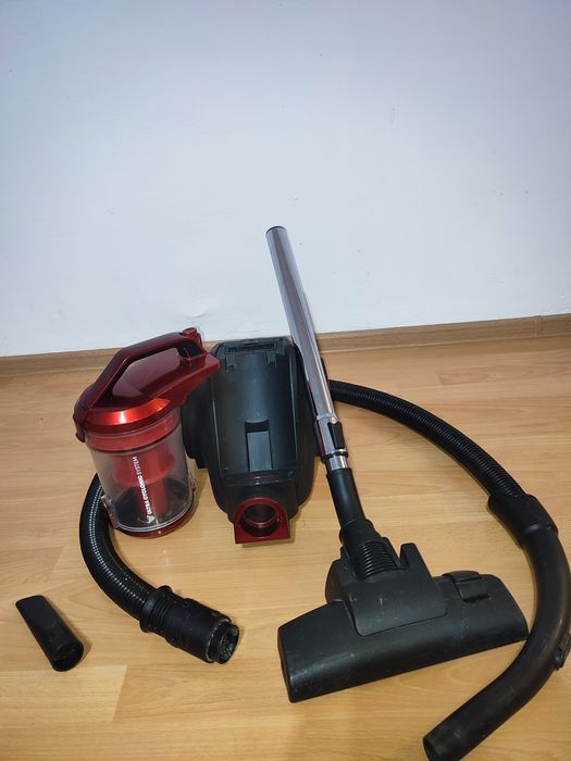 Aspirator fără sac Daewoo RCC-120R.