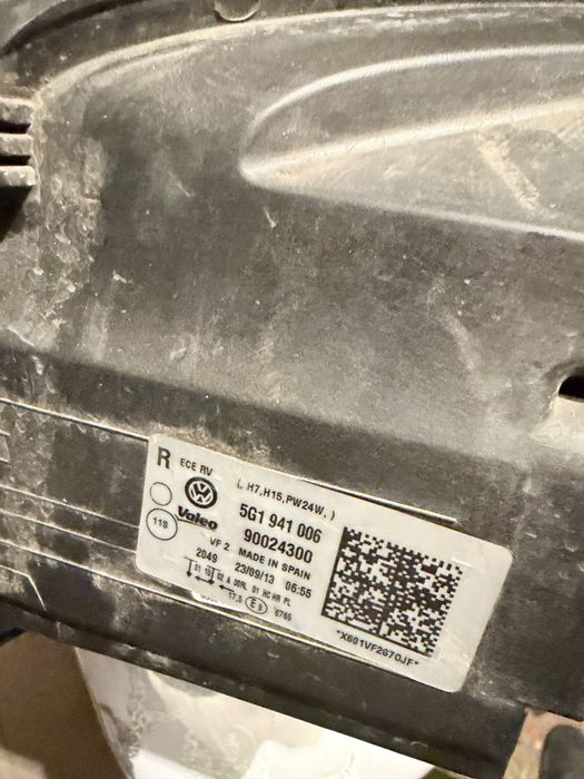 Правая Фара на GOLF 7