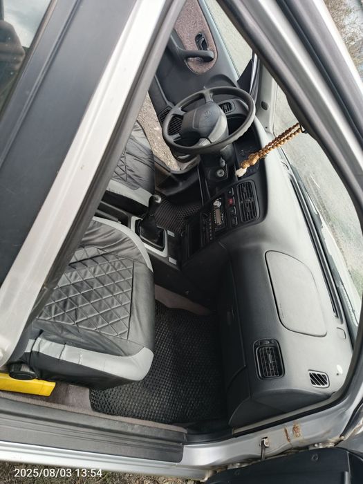 Nissan Primera P10