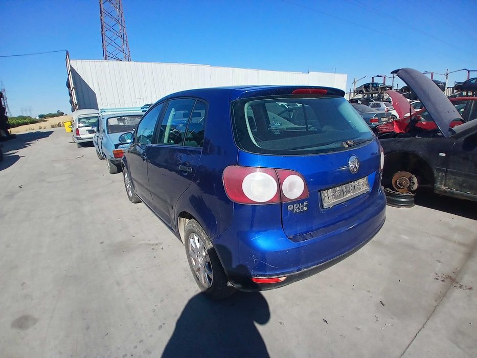 Dezmembram vw golf 5 plus 1.9 bkc