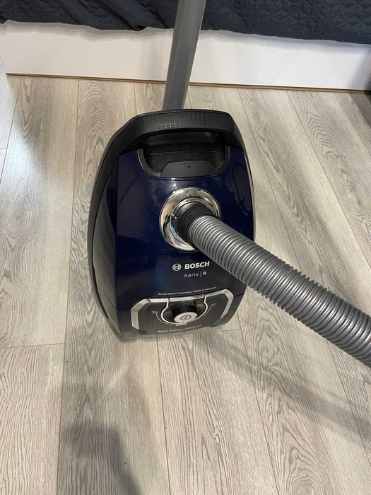 Bosch Series 8 BGL8X230/18 — прахосмукачка