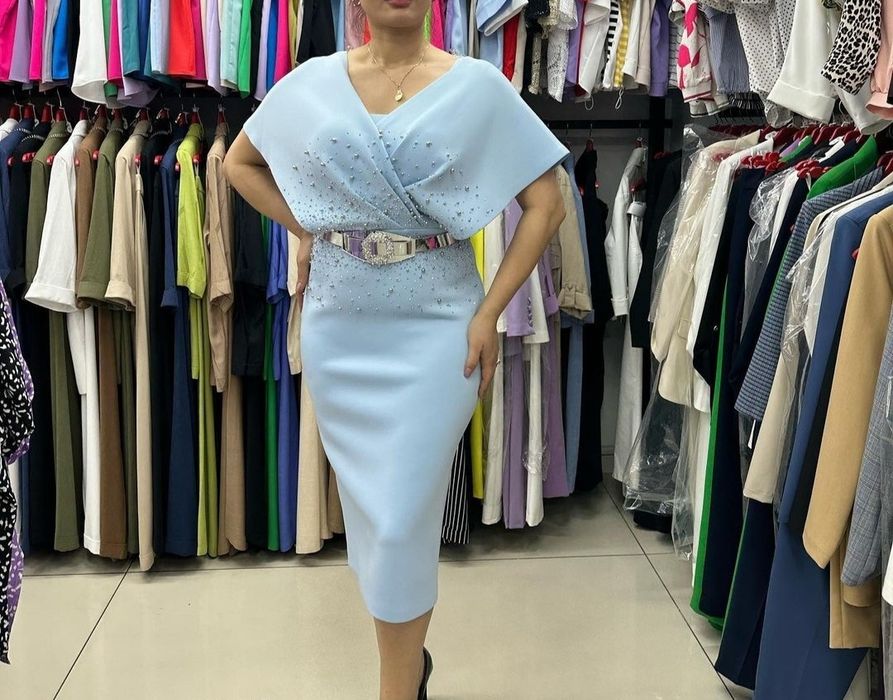 Женская одежда платья