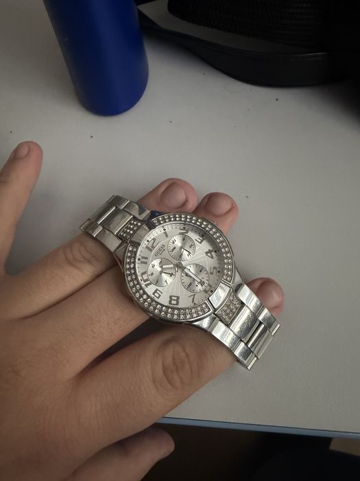 Ceas guess 400 ron