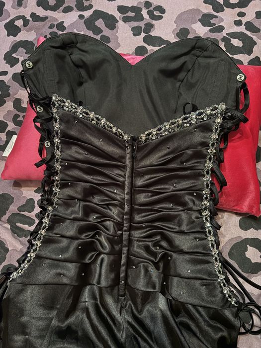 Черна бална рокля