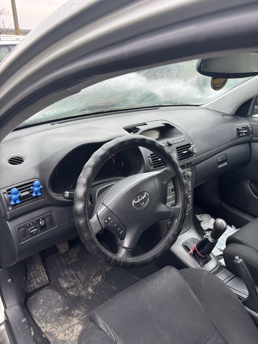 Toyota Avensis T25 на части