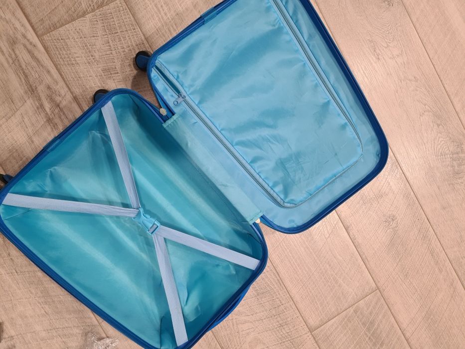 Продам чемодан детский