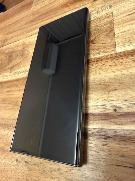 Продавам Samsung Galaxy S23 Ultra 5G 512GB 12GB RAM Dual SIM