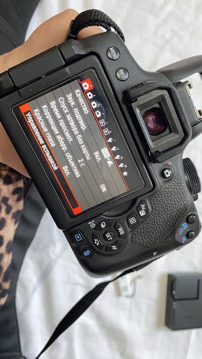 Canon EOS 750D камера