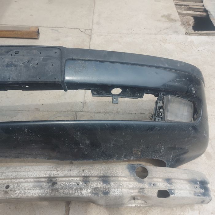 Бампер е 39,до рест.,состояние среднее под покраску!