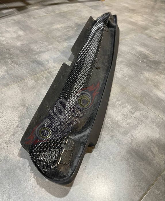 Решетка радиатора Custom Subaru Legacy BG / BD