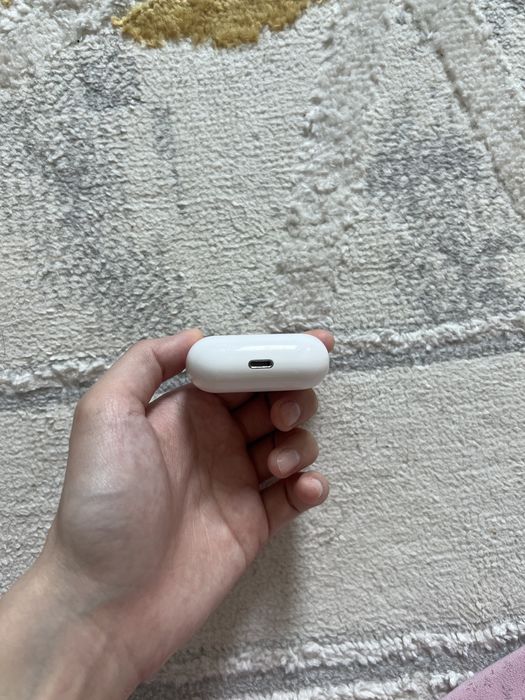 Продам AirPods 4 срочно