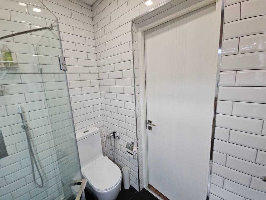 Продается собственный трехуровневый кирпичный дом