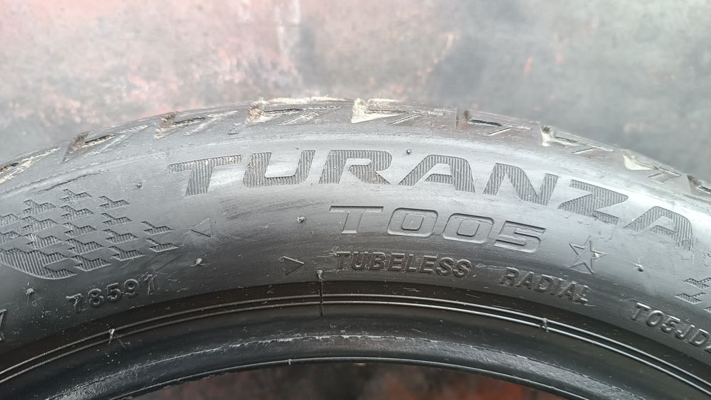 225/45/17 Bridgestone Дот 0523