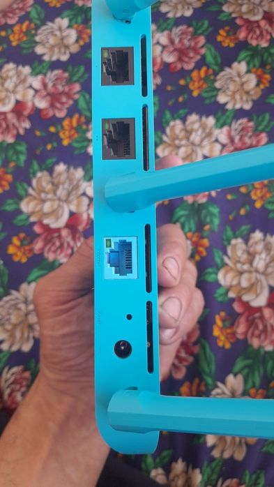 Wi fi аппарат сотилади ишлаши зур 3тали шохчали хитой аргинал 5v~1A