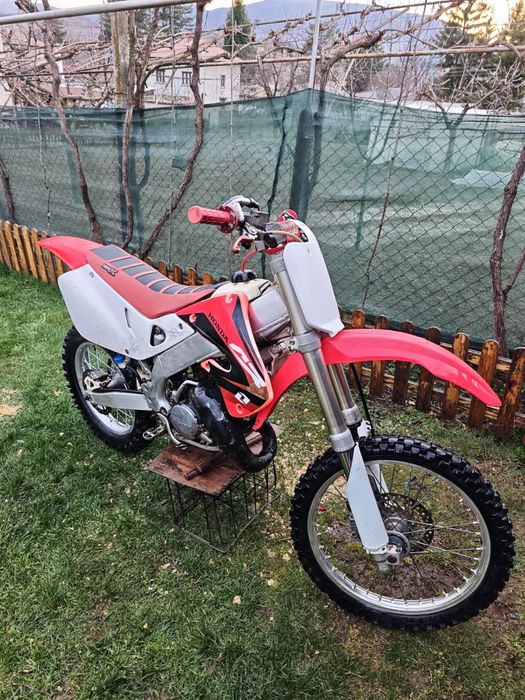 Продавам Хонда  CR 125