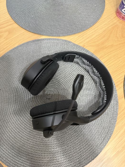 Vand casti Hyperx Cloud Jet