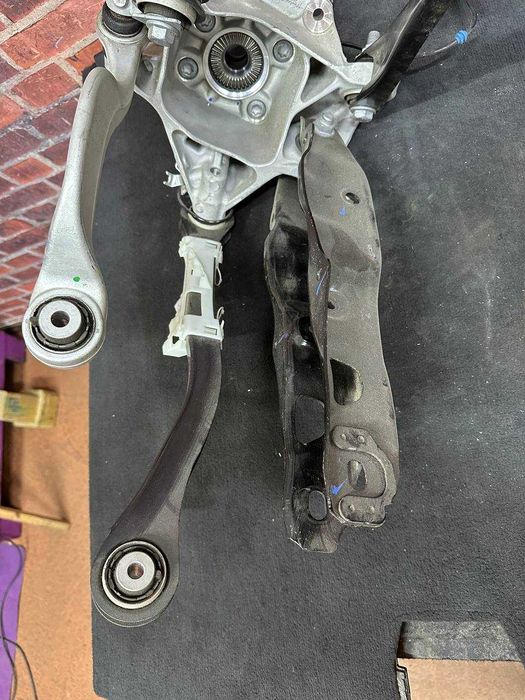 Fuzeta stângă spate Bmw X5 g05 X6 G06 X7 G07