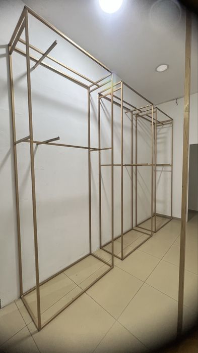 Продам стелажы для магазина новые