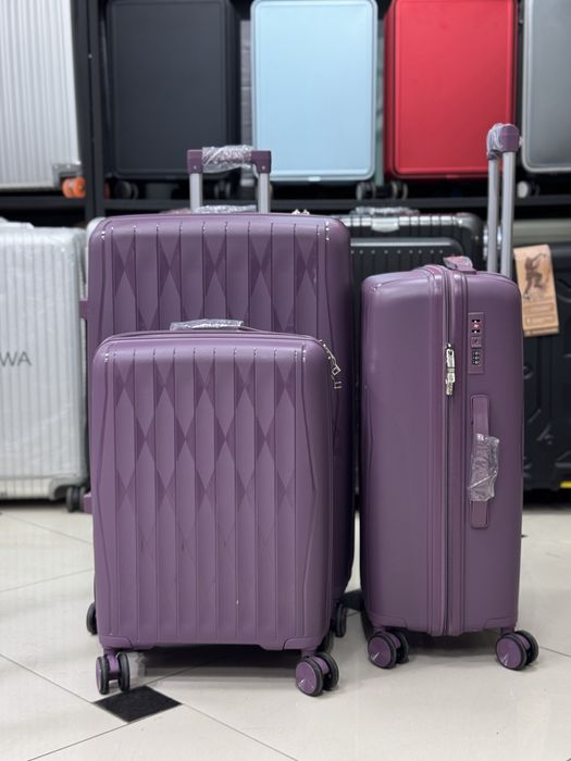 Супер скидка на средние чемоданы из полипропилена